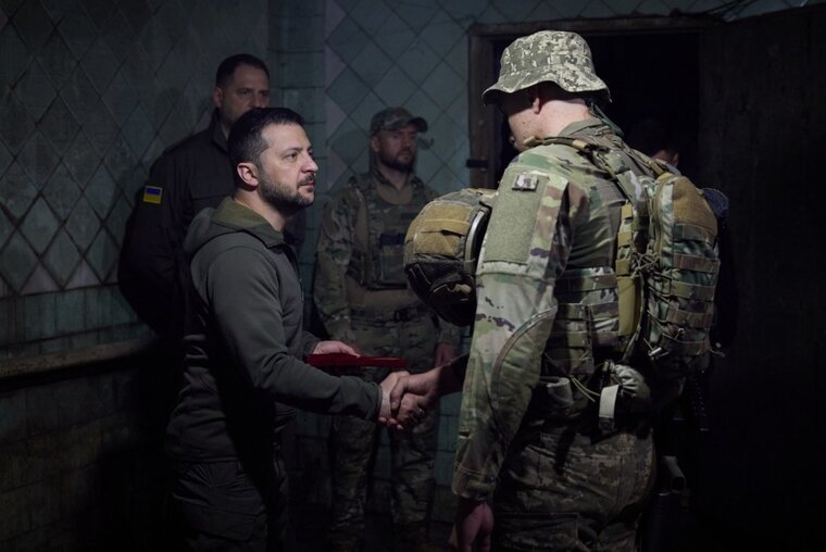    Зеленский занимается пиаром во время поездок на линию фронта, считает Владимир Рогов