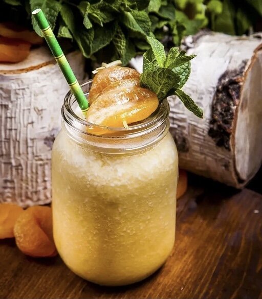 Персико-ревеневый смузи