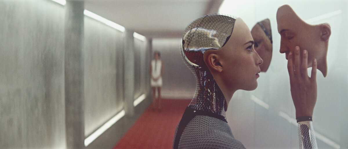 Кадр из фильма "Ex Machina"