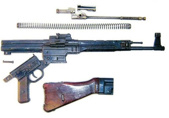 StG-44 - штурмовая винтовка, прародитель класса. 