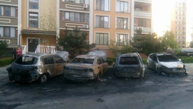 На этот раз в Одессе сгорели четыре автомобиля