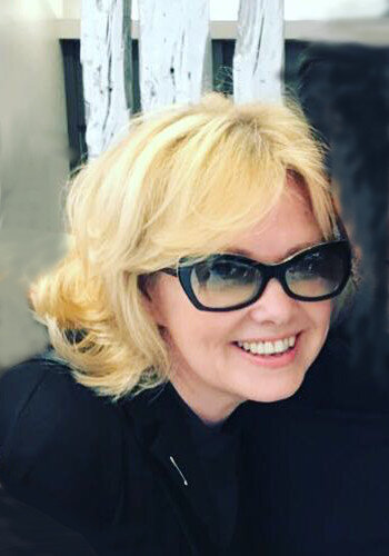 Татьяна Мезенцева более 15 лет помогает женщинам в формировании своего стиля и подборе оптимального гардероба 