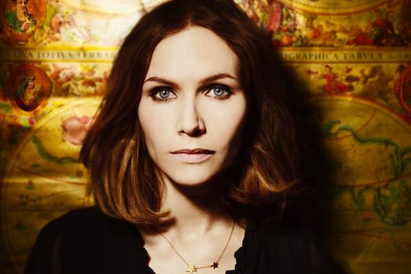 6 сентября 1974 родилась Нина Перссон, солистка шведской группы «The Cardigans»