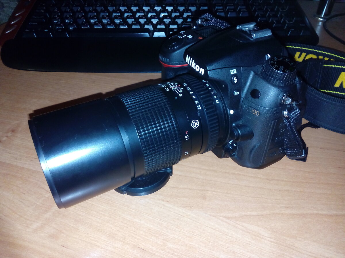 Говорят что объективы со знаком качества были лучше собраны.