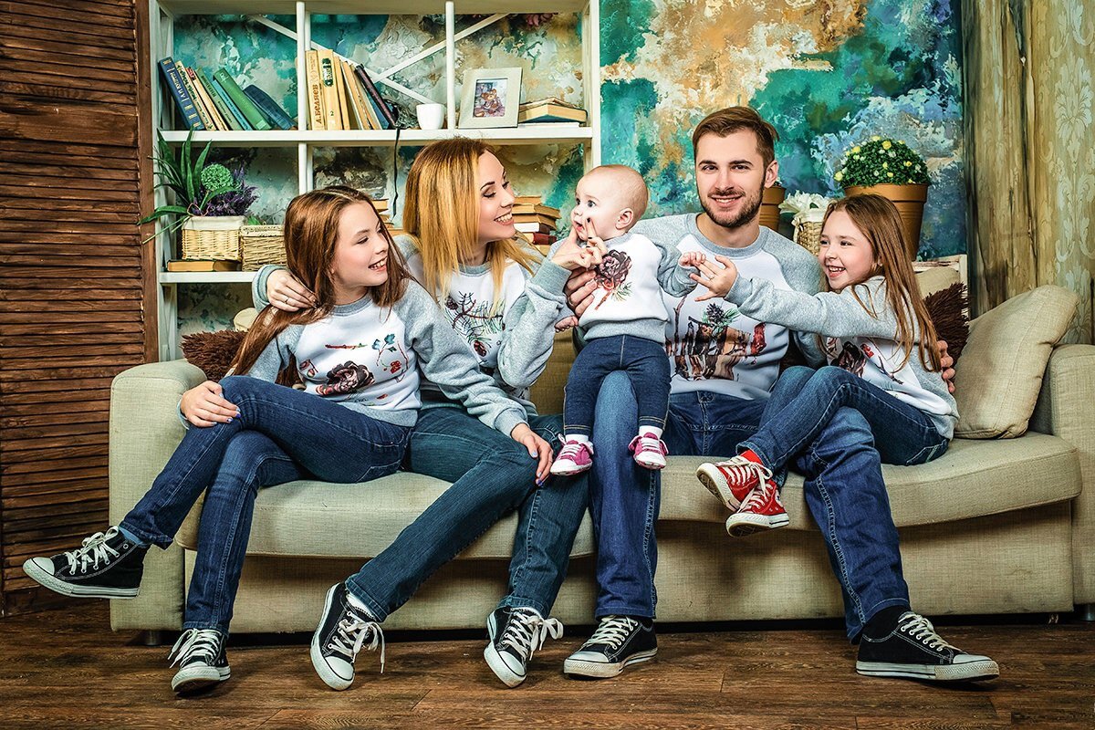 В стиле Family look: Тренд на одинаковые наряды для всей семьи еще актуален