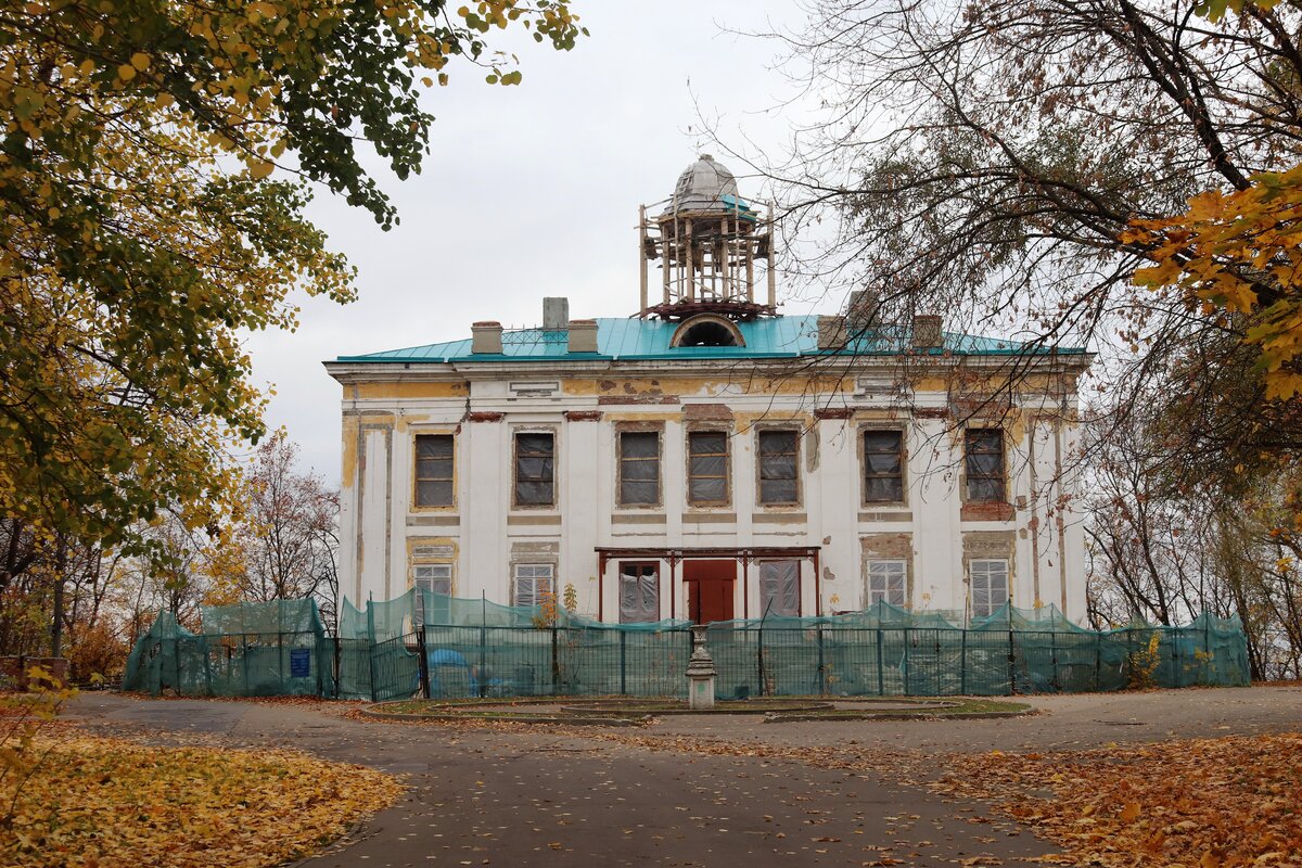 Усадьба Нарышкиных. Октябрь 2018. Фото Евгения Синенко.