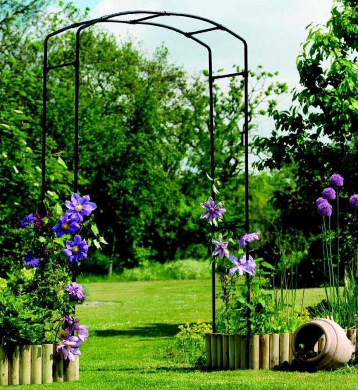Садовая арка – красота в простоте конструкции
