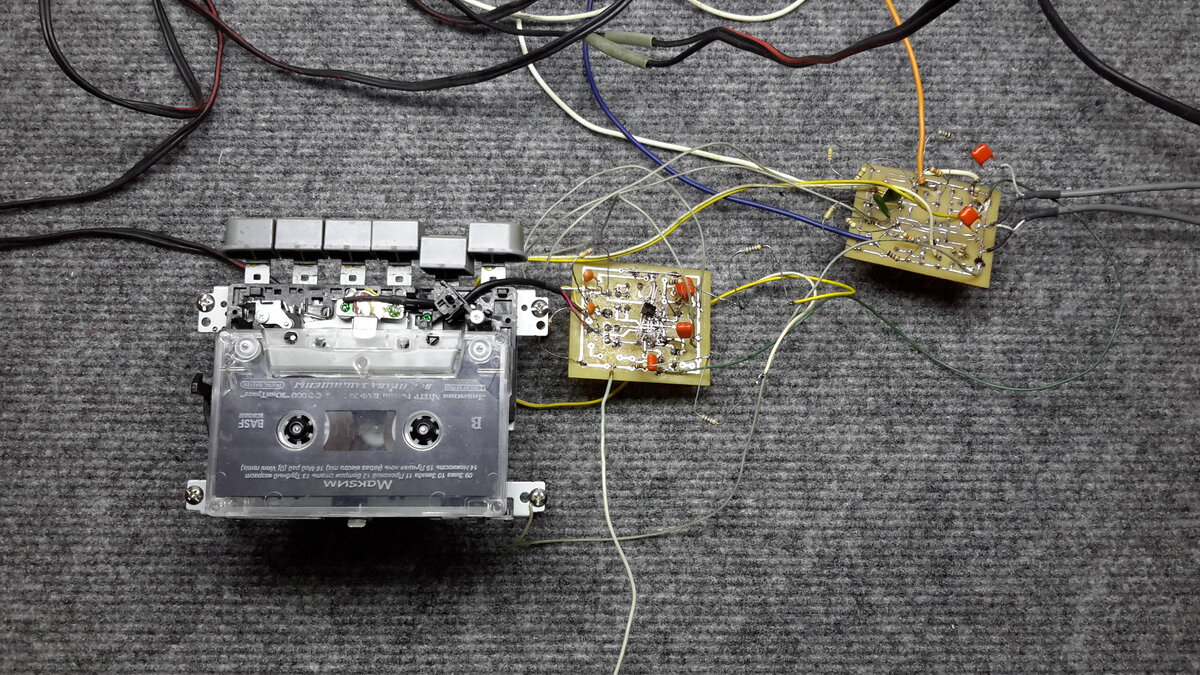 Рабочий прототип магнитофона.