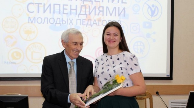 Чтобы снизить дефицит в школах учителей географии, Минпросвещения РФ станет поддерживать реализацию их образовательных проектов назначением специальных стипендий и грантов.