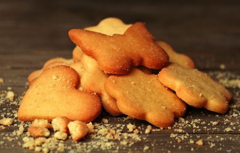 Ещё его очень удобно брать несколько штучек на работу). Перекусить).