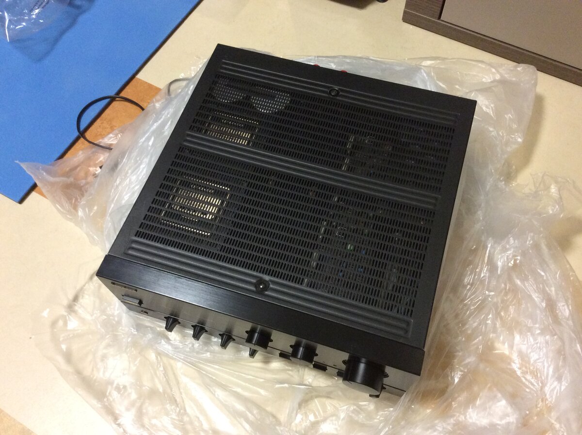 Таким собственно увидел, достав из транспортной коробки