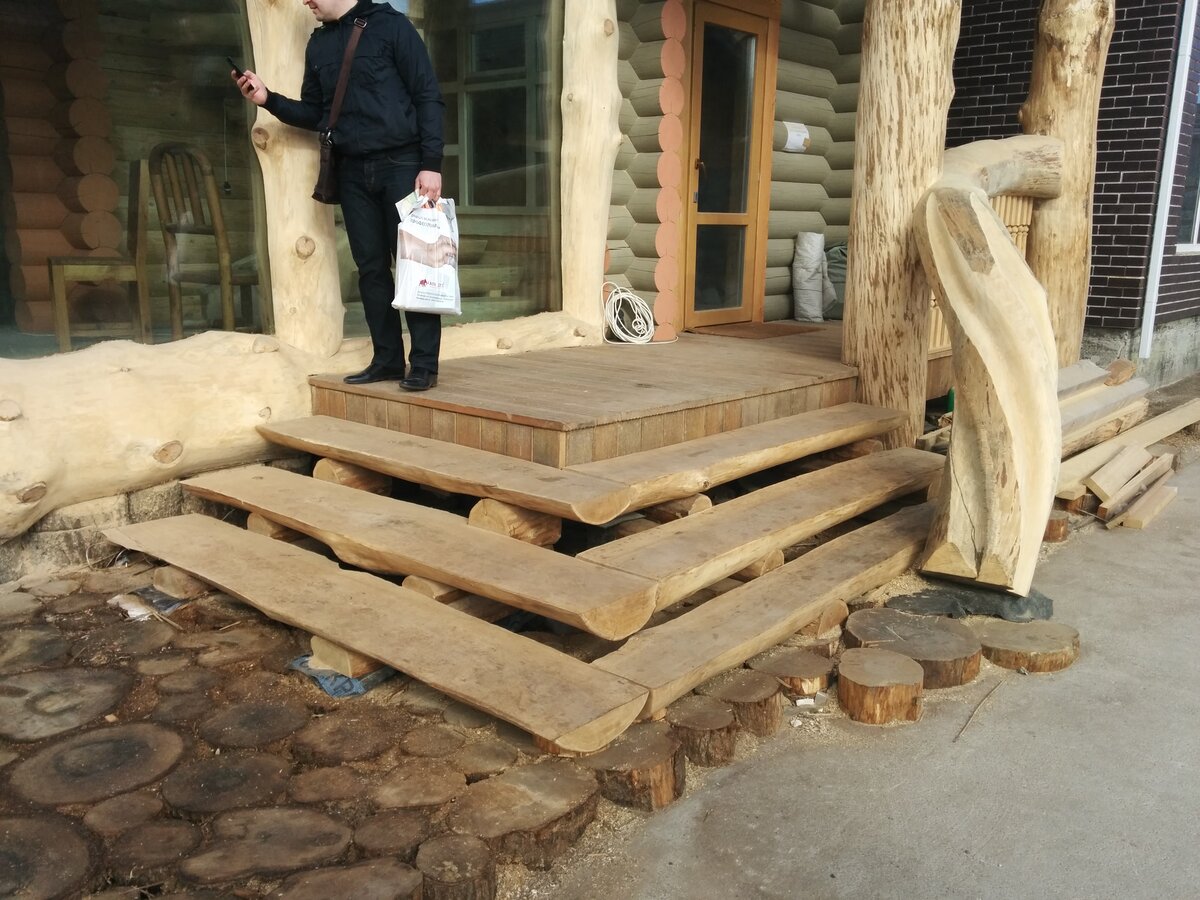 Лестница из бревна на крыльцо фото