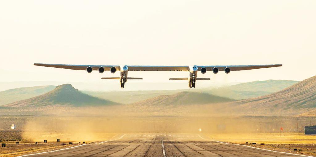 Первый полет  Stratolaunch. Фото #1. Источник: https://www.facebook.com/Stratolaunch/