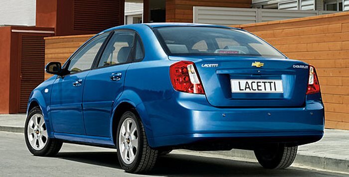 Chevrolet Lacetti седан.