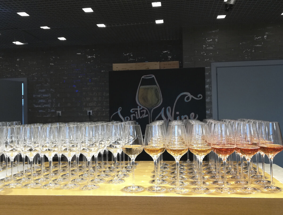 Дегустация розе в бистро "Азбука вкуса" 04.07.2019