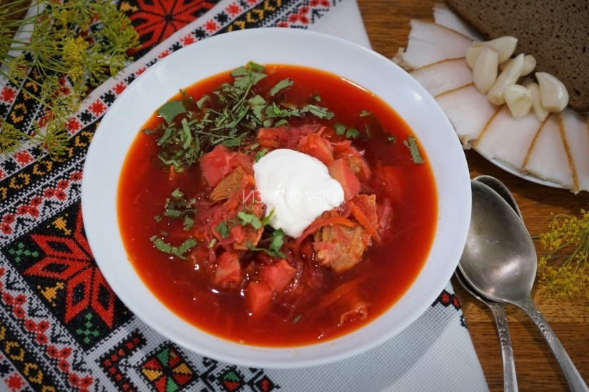 Борщ со свининой рецепт. Борщ классический со свининой и уксусом. Как приготовить вкусный борщ из свинины. Видео борщ со свининой вкусный.