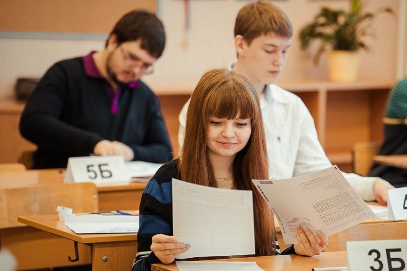 Дневник студентки. Школьники на экзамене. Ученик на экзамене. Ученики на ЕГЭ. Старшеклассники ЕГЭ.