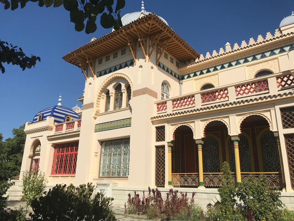 Дача Стамболи, парадный вход, Феодосия, 2019г., фото Елена Маляренко