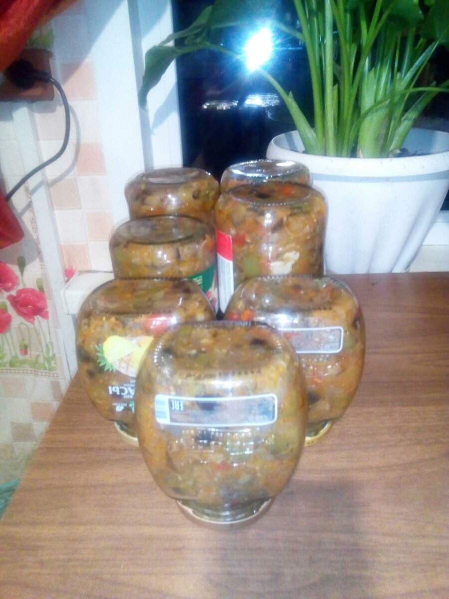 У меня получилось 6 литров салата.