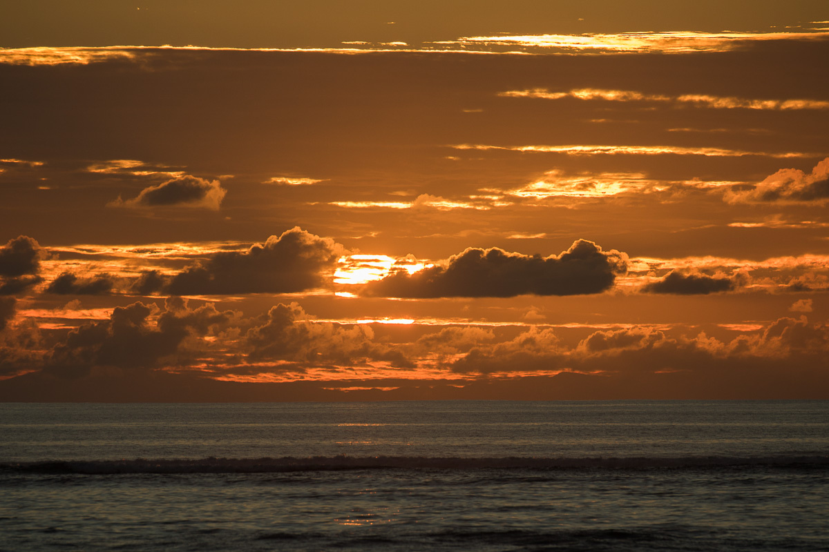 Закат в Индонезии