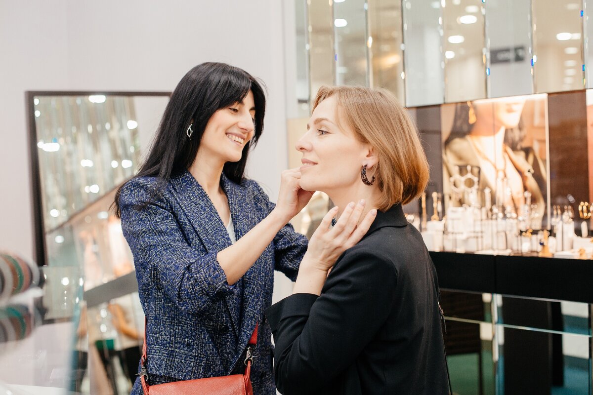 Украшения - одна из самых выгодных инвестиций на распродажах.