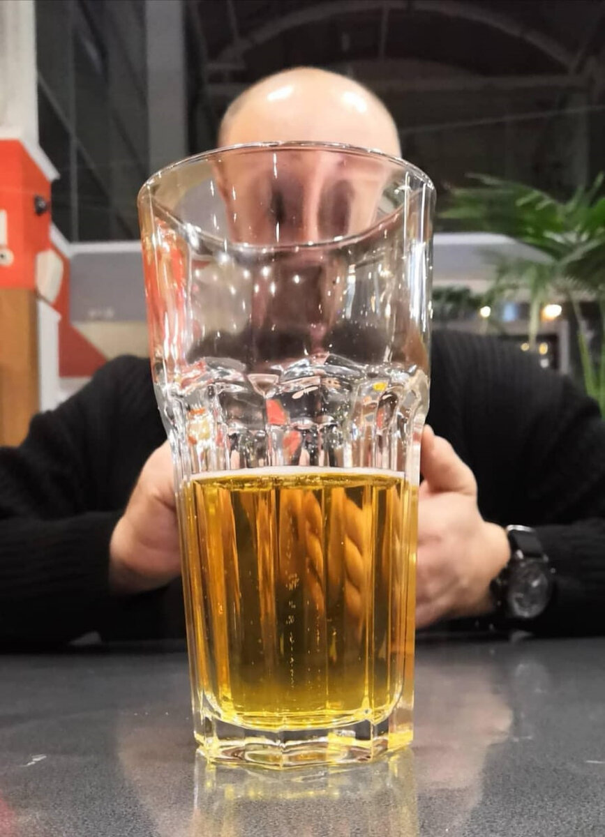 Ужин, вся поездка в жёлтых тонах)