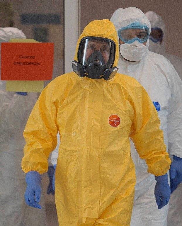 Фото от тлг-канала Пул№3. Президент готов к встрече с коронавирусом.