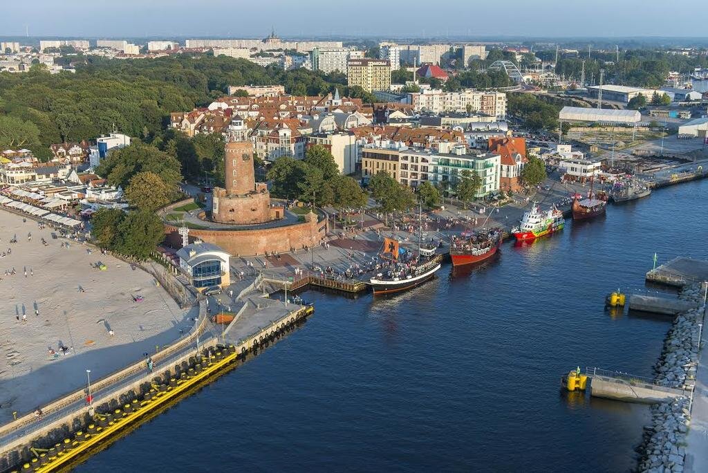 Колобжег польша. Kolobrzeg Польша. Колобжег. Польский город Колобжег. Колобжег море.