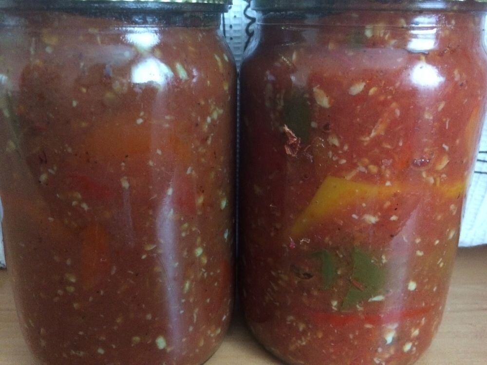 Лечо с чесноком. Фото автора