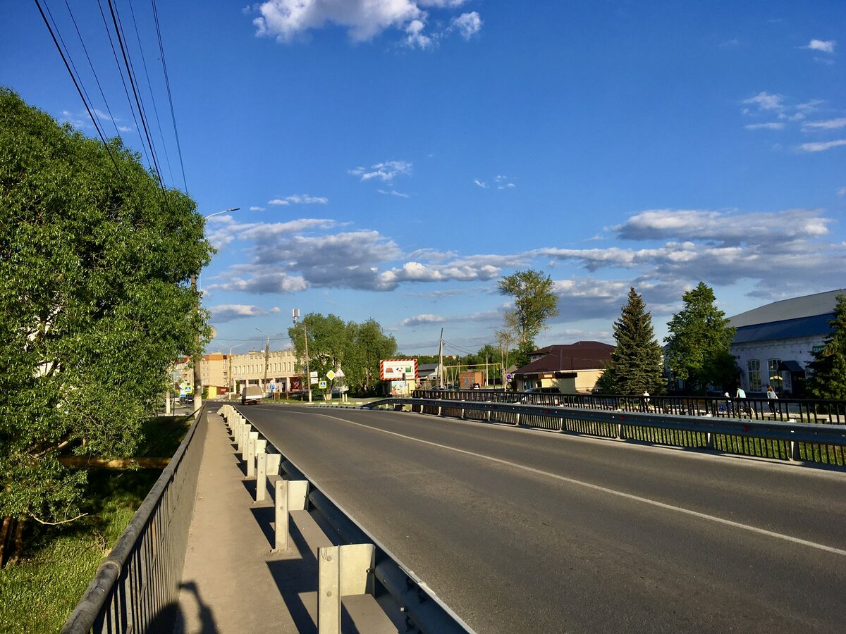 Мост через реку 