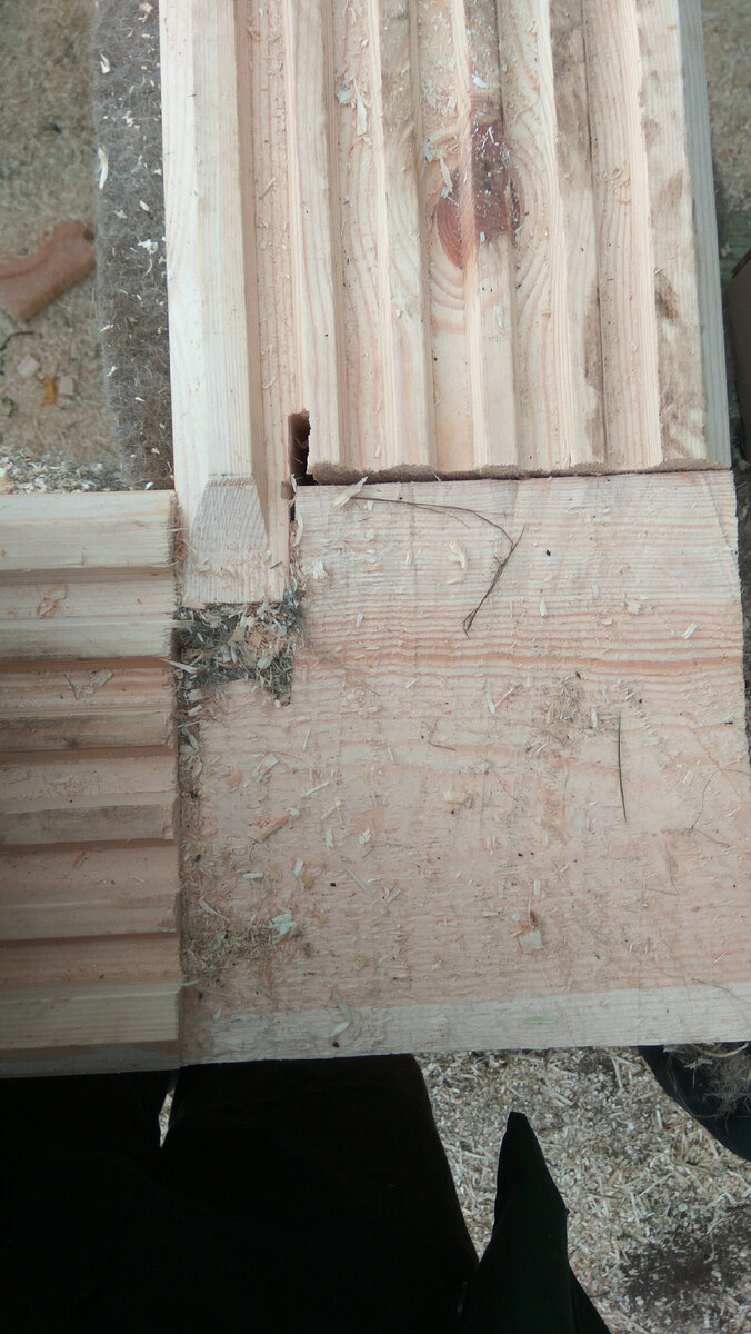 Соединение - теплый угол. Также будет усилено нагелем.