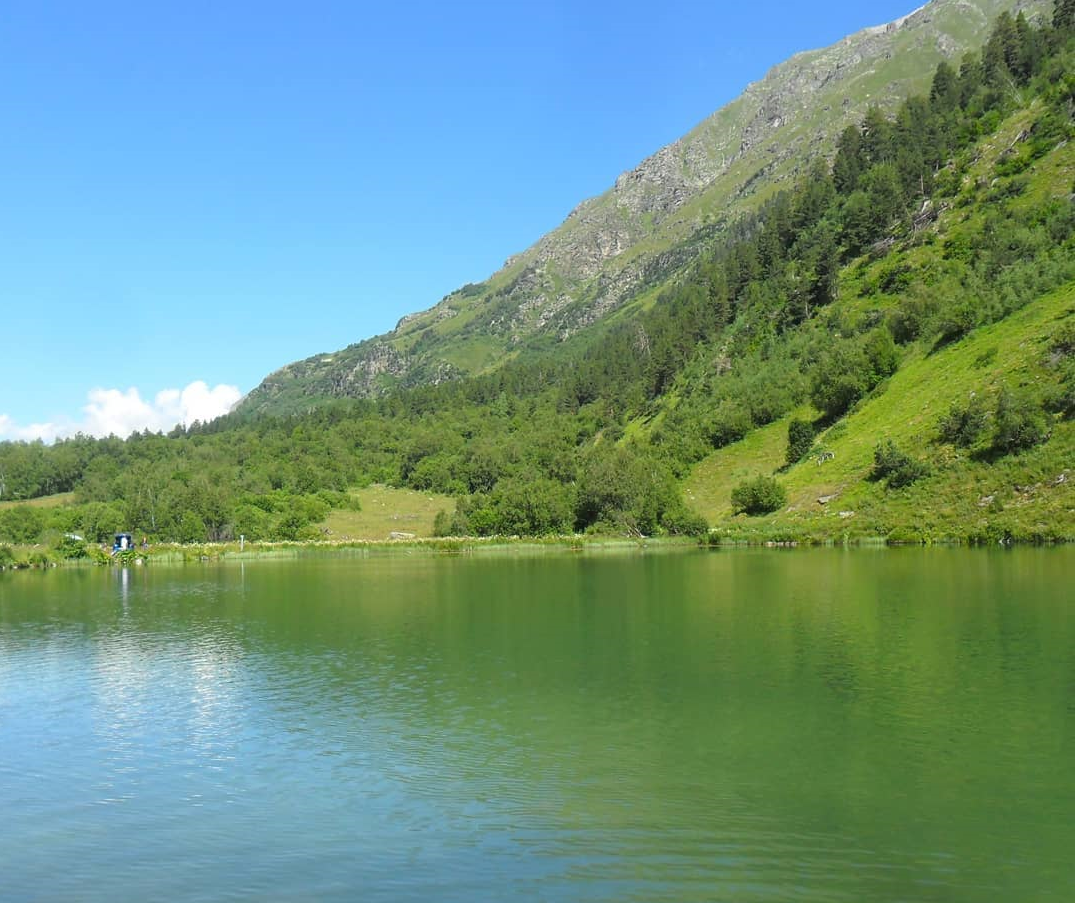 Озеро на пути в Домбай