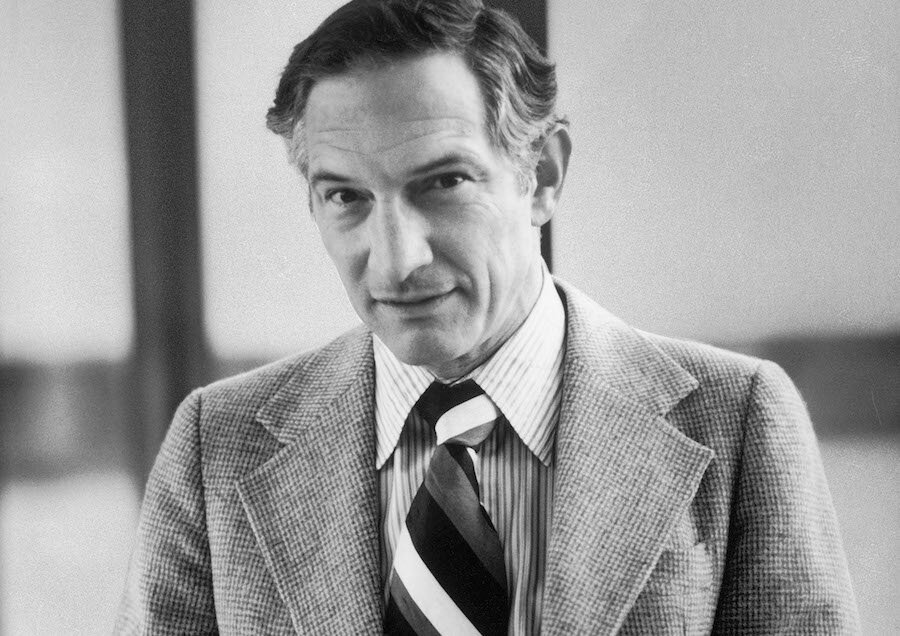 Роберт Нойс был первым основателем Intel. 