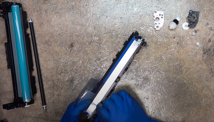 Фото 84. Место, где проклеили крышку