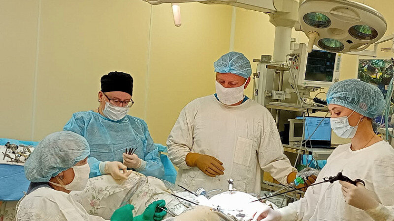     Операция в онкоцентре. Минздрав АК.