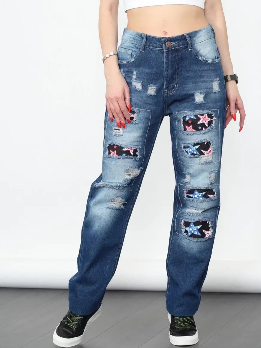 Полоски в паховой зоне визуально будут ее расширять, потёртости выглядят слишком контрастно, нелепый декор сделает из вас городскую сумасшедшую 