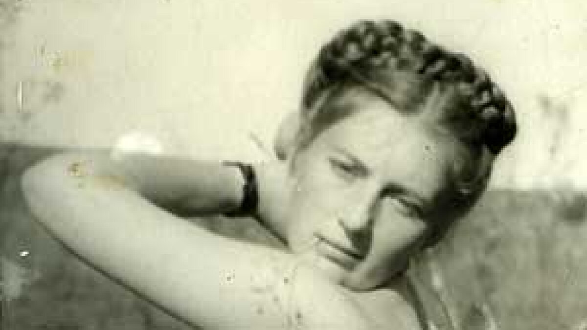 Лариса Попугаева