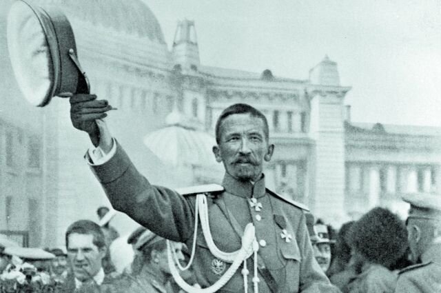 Л.Г. Корнилов. Коллаж из открытых источников Интернета