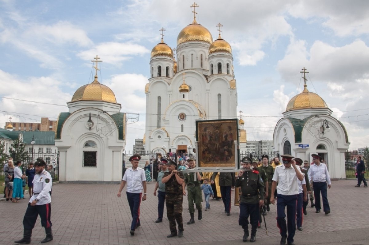    В Красноярске неизвестный разбросал останки барана во время богослужения