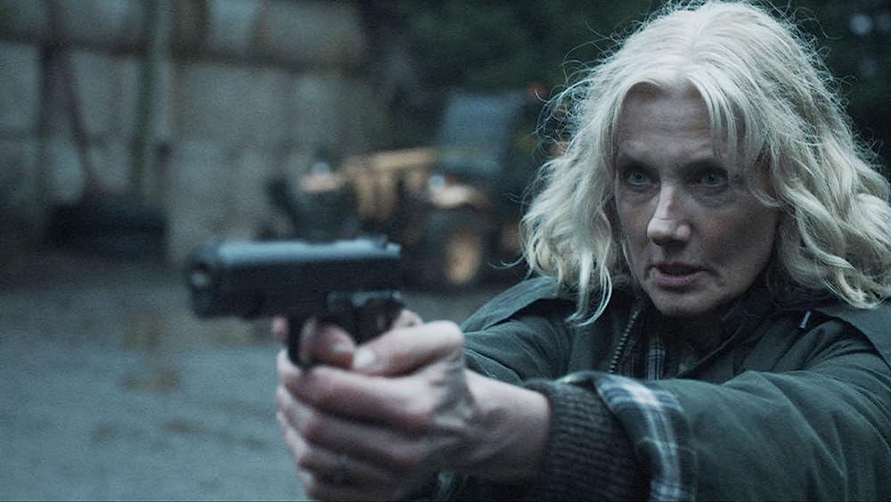 Кадр из фильма Little Bone Lodge. Режиссер: Матиас Хёне. Оператор: Джоб Райнеке. Производство: Particular Crowd, SC Films International, Tea Shop & Film Company