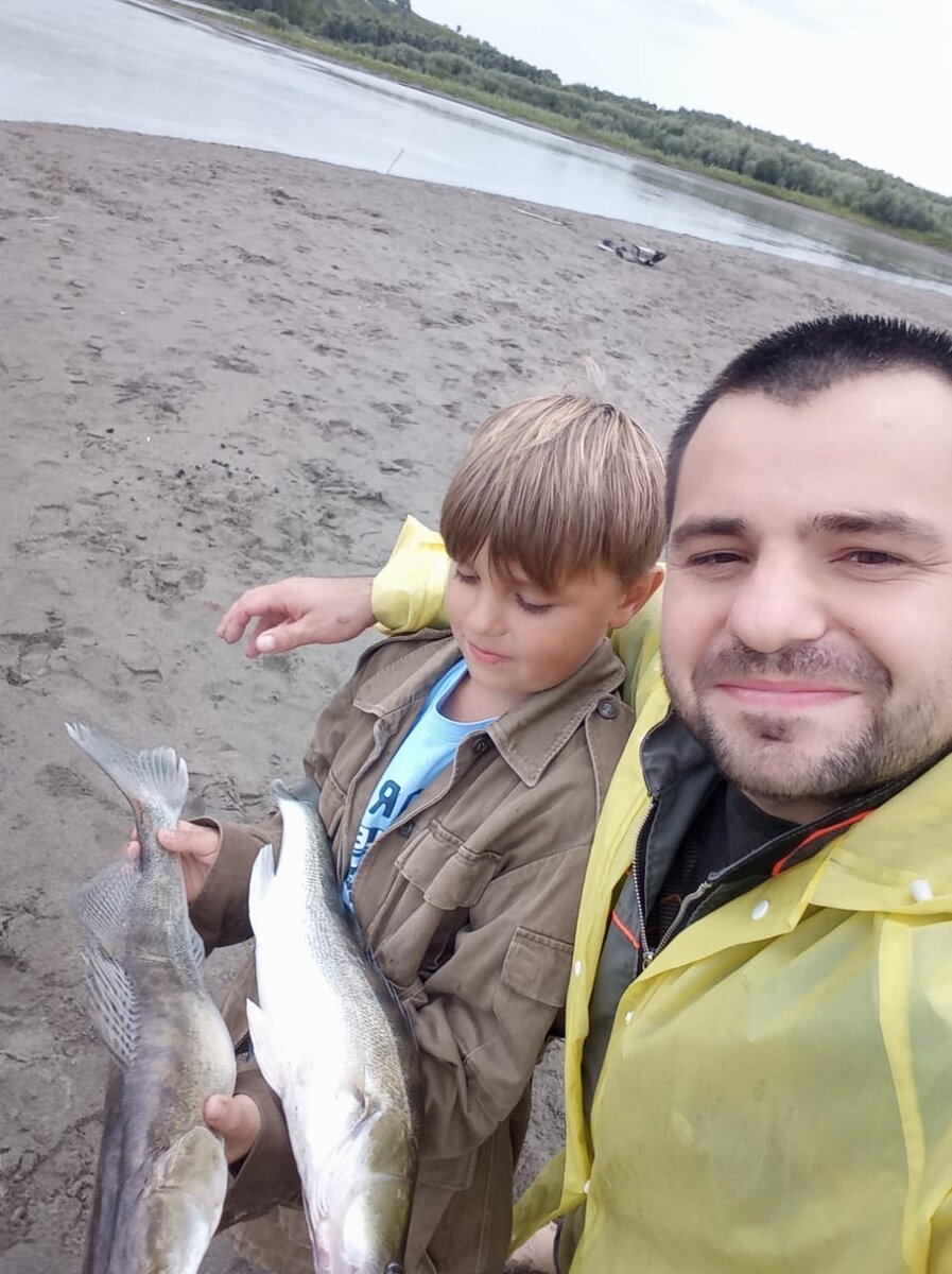 Мои рыбаки - сын и старший внук.