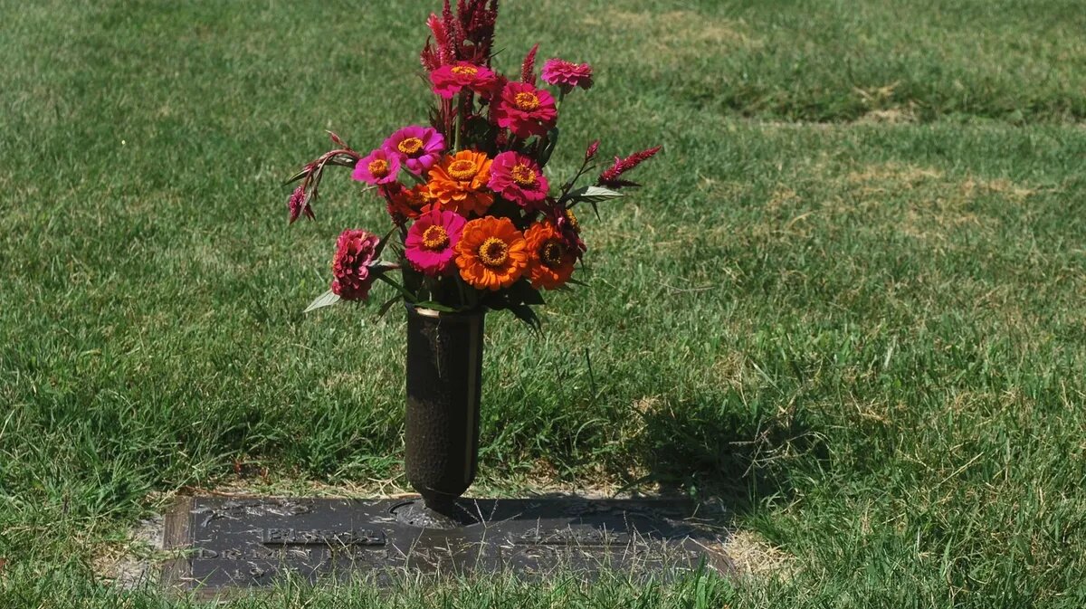 Перед тем как обрести последнее пристанище тело человека попадает в морг. Фото: pxhere.com