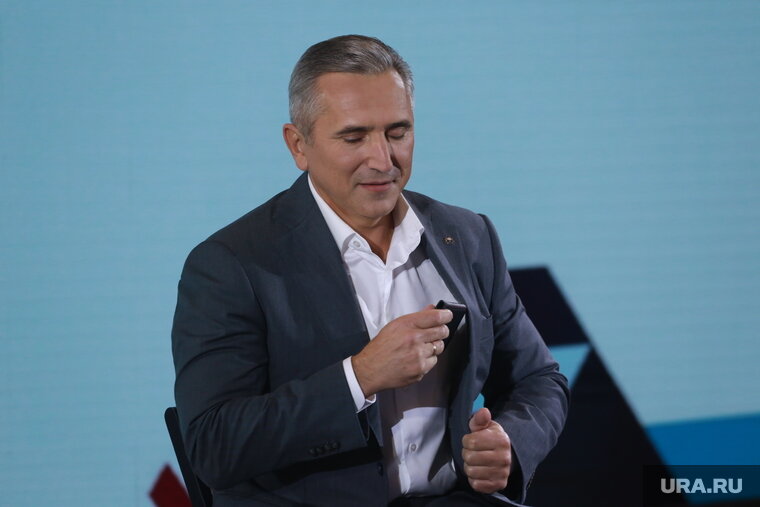    Девочка рассказала, что рисовала портрет акварельными карандашами