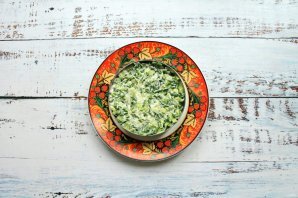 Слоеный салат с копченой курицей, ананасом и картофелем. Рецепт с фото