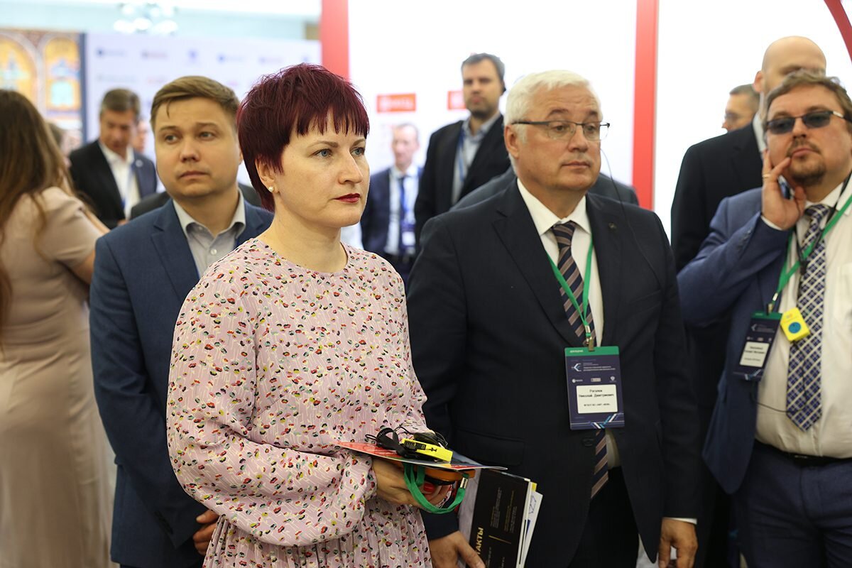 Делегация руководителей крупнейших компаний отрасли и профильных ведомств