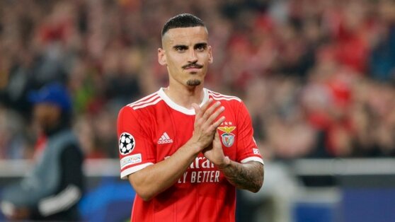    СМИ: московское "Динамо" интересуется хавбеком "Бенфики" Шикинью Даниил Шалонников