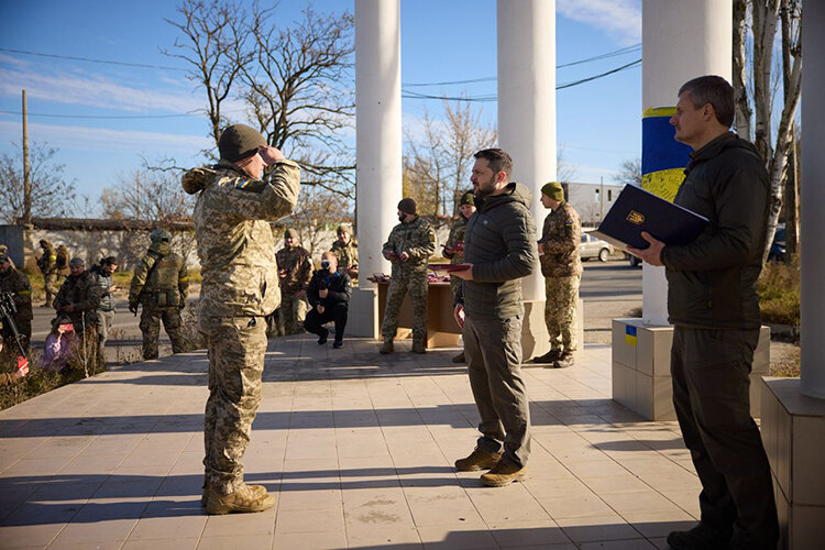   «Когда принимали офицеров в новую украинскую армию, им обязательно задавали вопрос: «Если начнется война с Россией, будешь ли ты стрелять в русских?» Это был дежурный вопрос, и такое само по себе ужасно. Так что пропаганда велась давно» Фото: © Ukraine Presidency/Ukrainian Pre/Keystone Press Agency/globallookpress.com