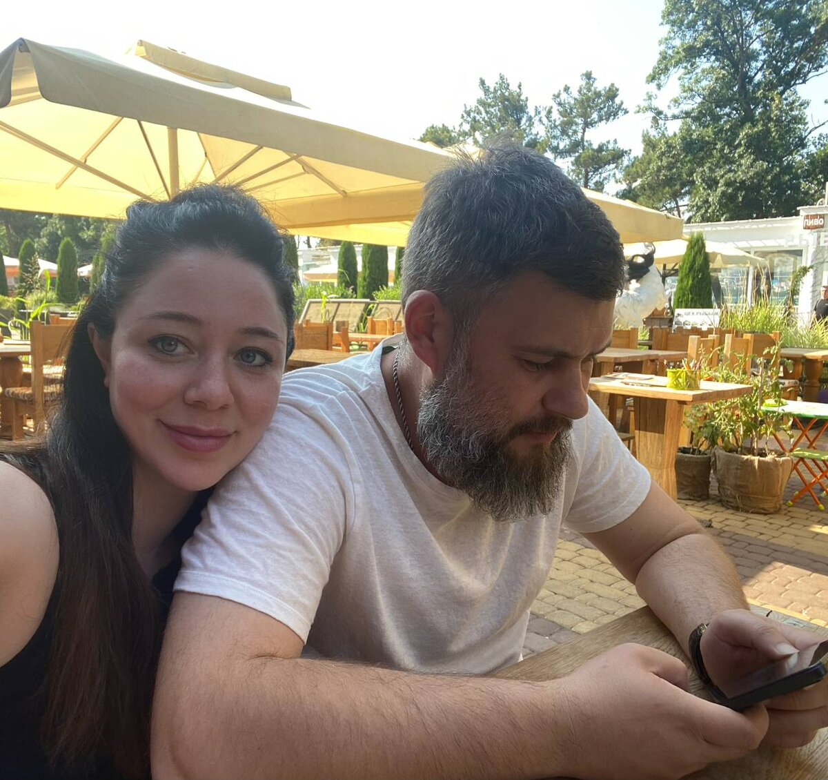 Остались на летней веранде