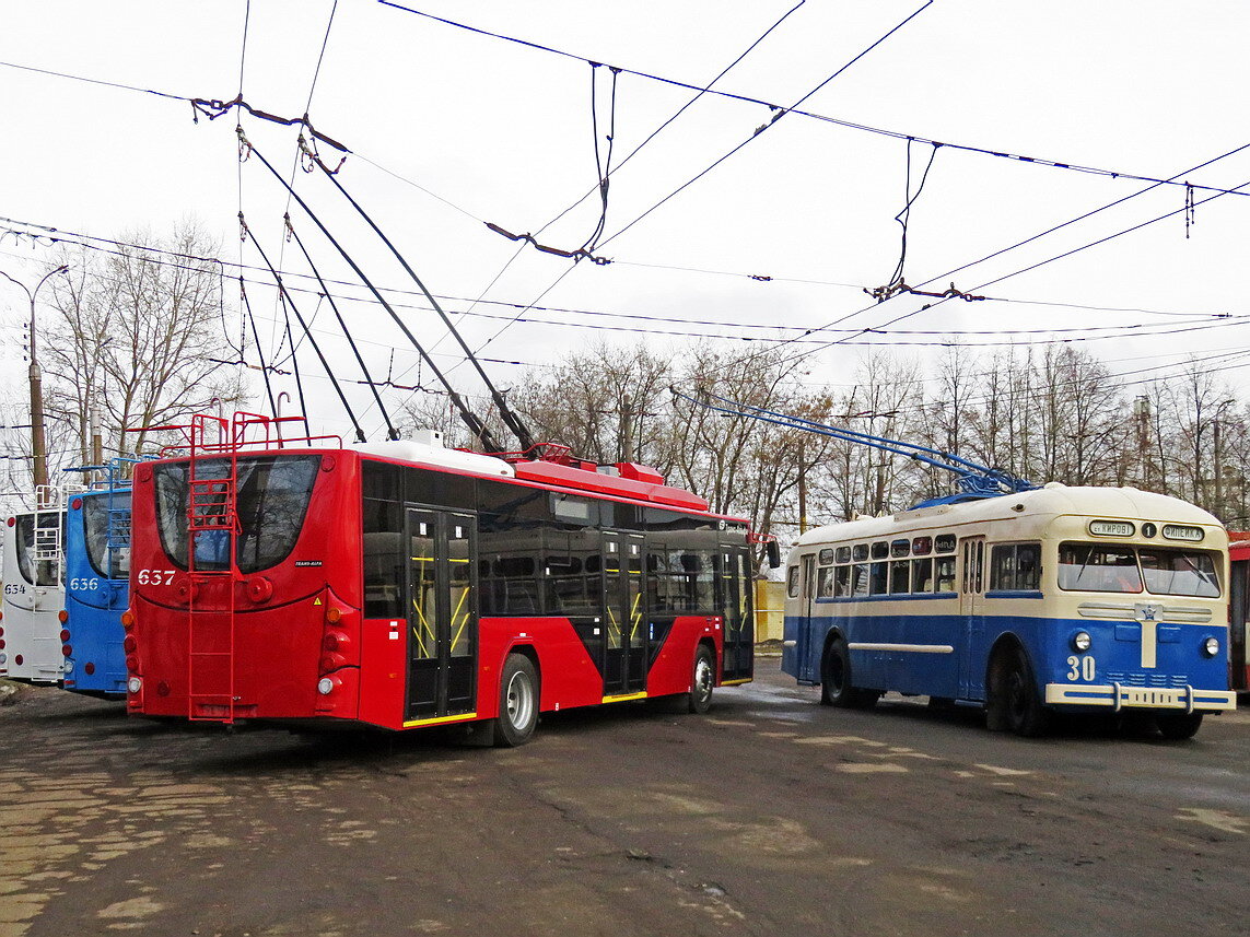 Троллейбус кирова. Троллейбус зиу 682. Зиу-682г кр иваново. Троллейбусы в кирове. Троллейбусы в кирове.