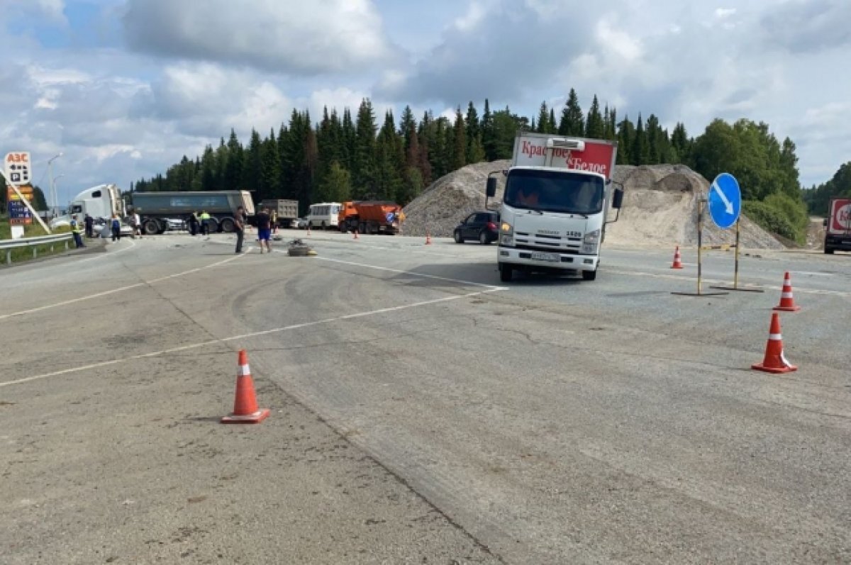    В Свердловской области произошла массовая авария с тремя автомобилями